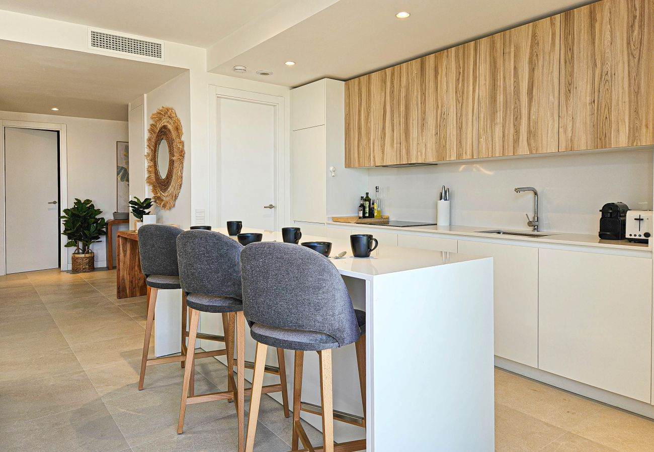 Apartment in Estepona - Penthouse apartment with hot tub next to Selwo