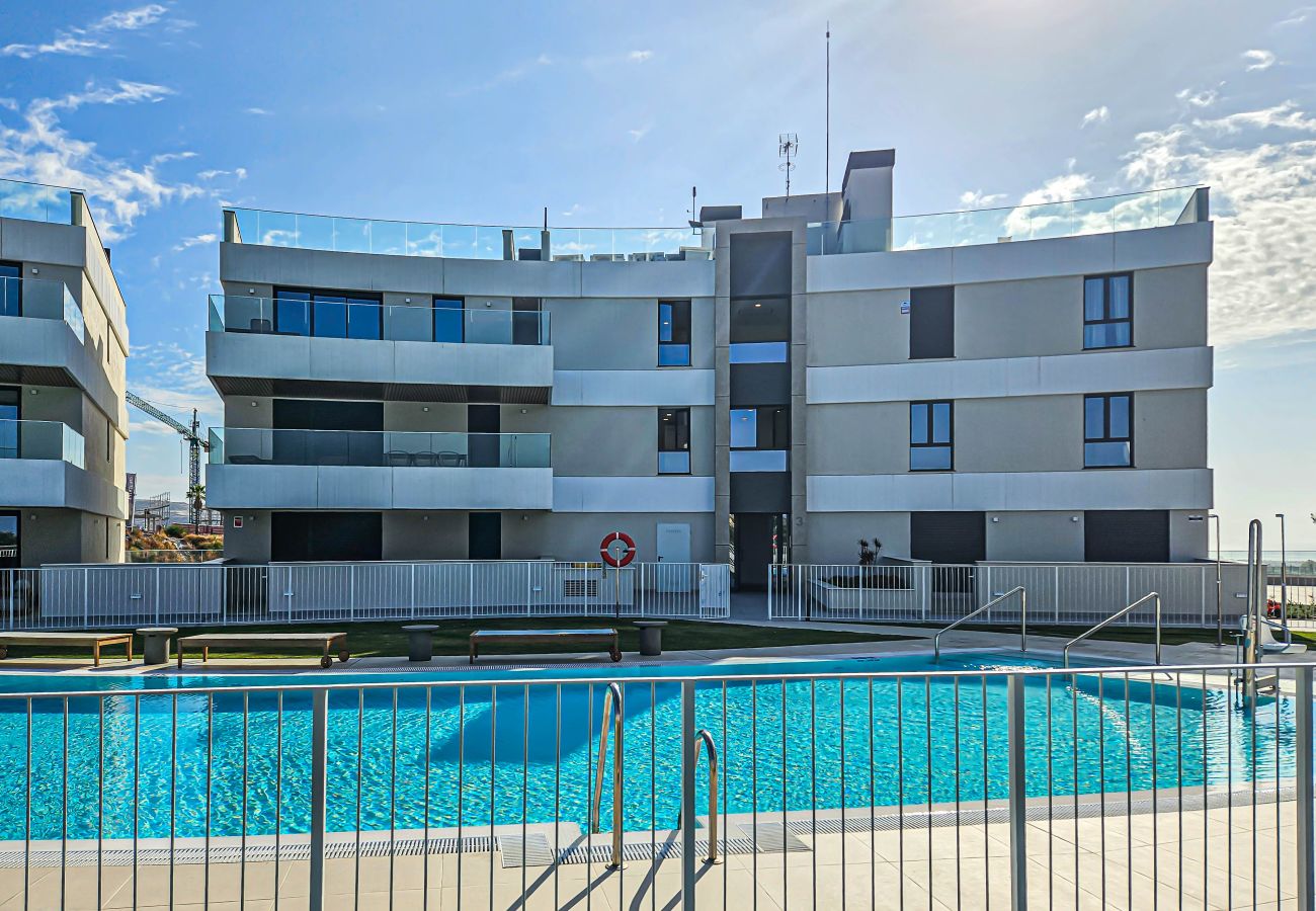 Apartment in Estepona - Penthouse apartment with hot tub next to Selwo