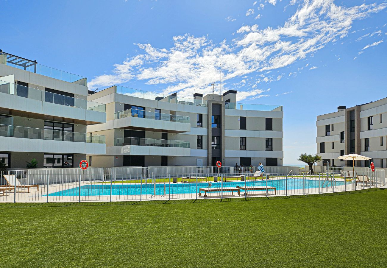 Apartment in Estepona - Penthouse apartment with hot tub next to Selwo