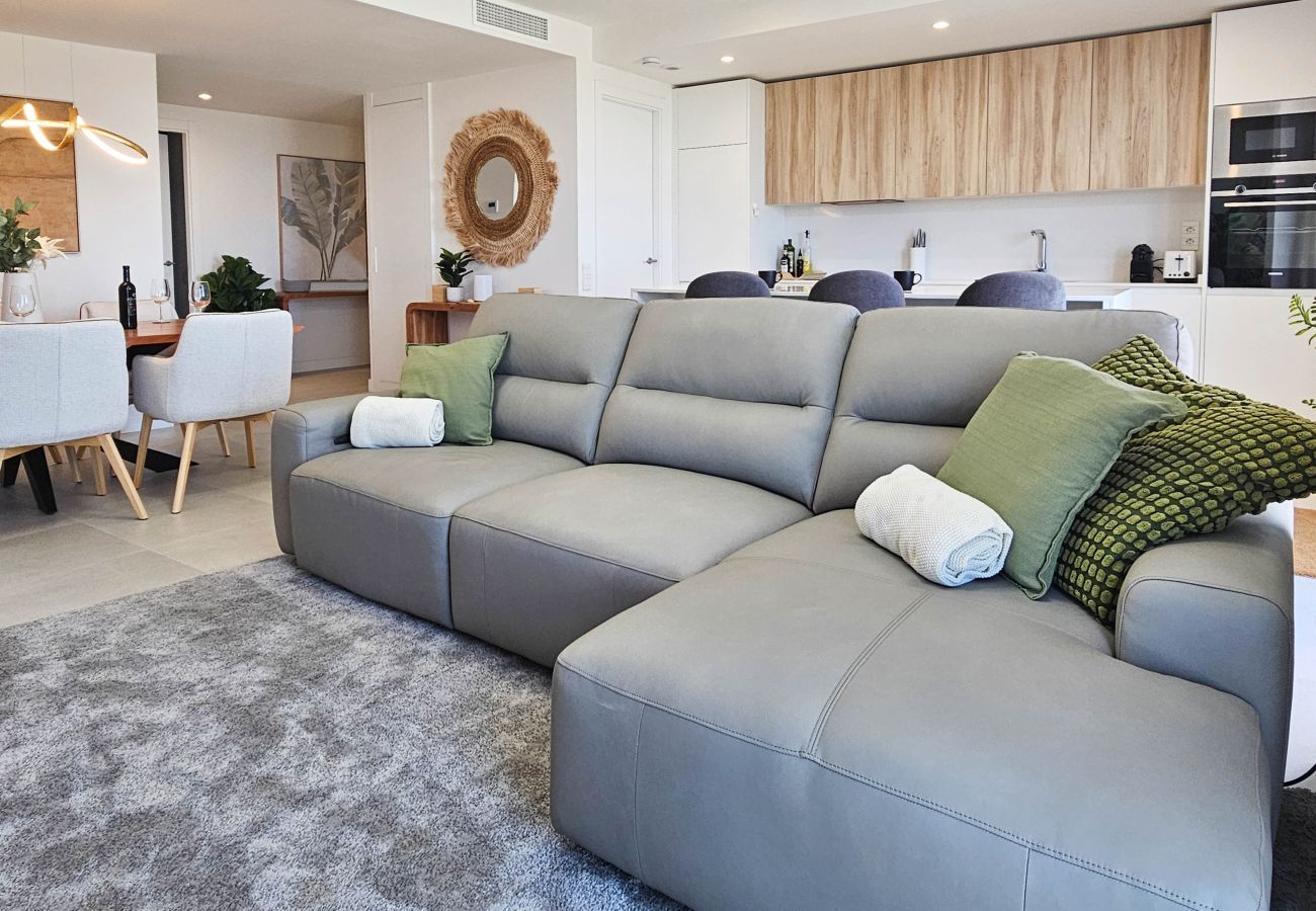 Apartment in Estepona - Penthouse apartment with hot tub next to Selwo