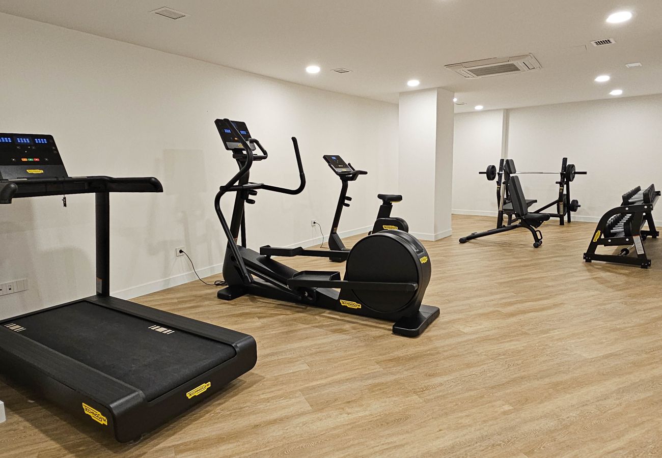 Apartment in Estepona - Penthouse apartment with hot tub next to Selwo